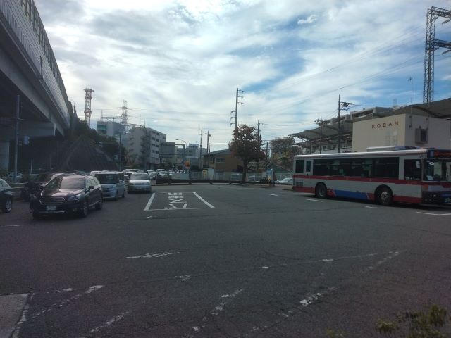 江田駅東口