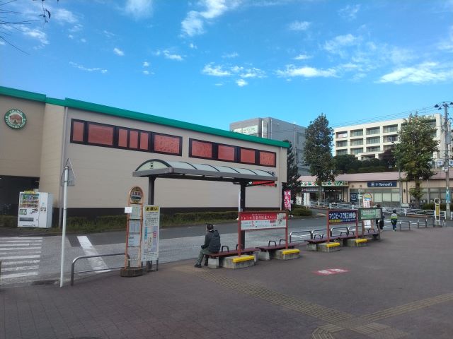 江田駅西口
