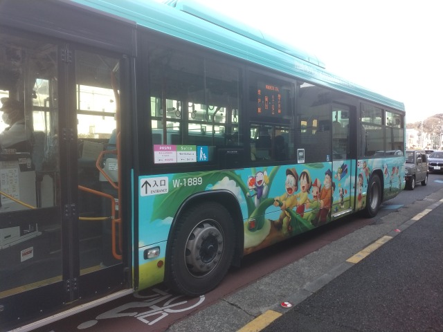 mukogaoka-yuen_doraemon-bus